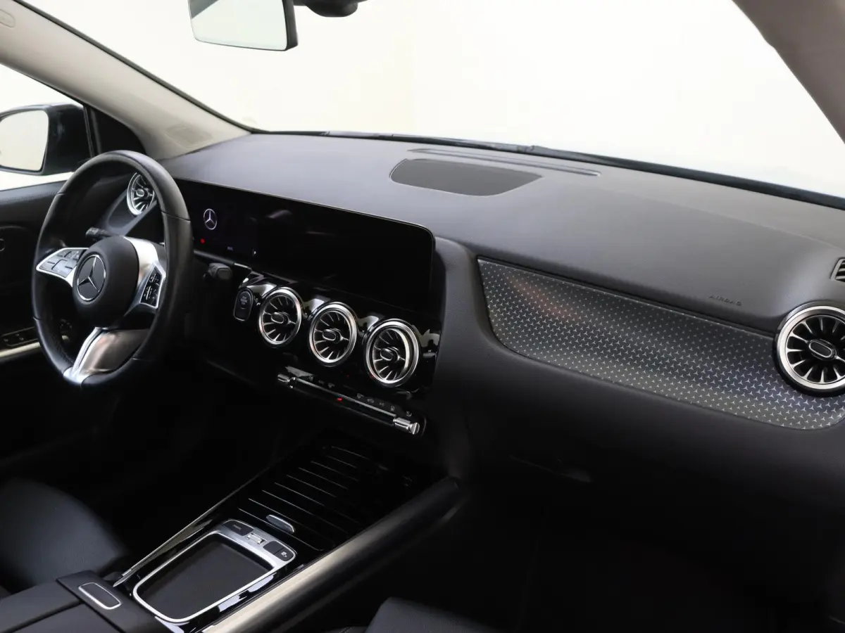 250 e Star Edition Luxury Line / Panoramadak/ Rijassistentiepakket/ Night/ El. Trekhaak