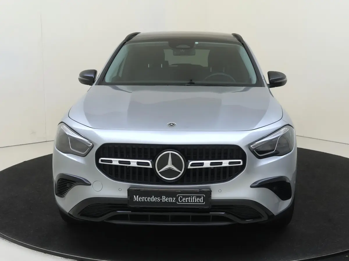 250 e Star Edition Luxury Line / Panoramadak/ Rijassistentiepakket/ Night/ El. Trekhaak