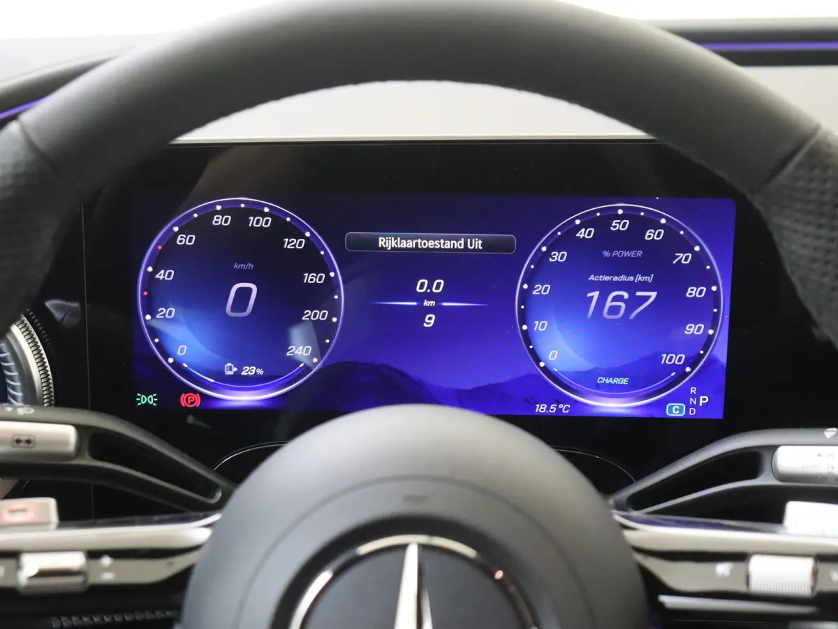 400 4MATIC Launch Edition 94 kWh Dakverlichting - Rijassistentiepakket Plus - Nightpakket - Sportstoelen - Trekhaak