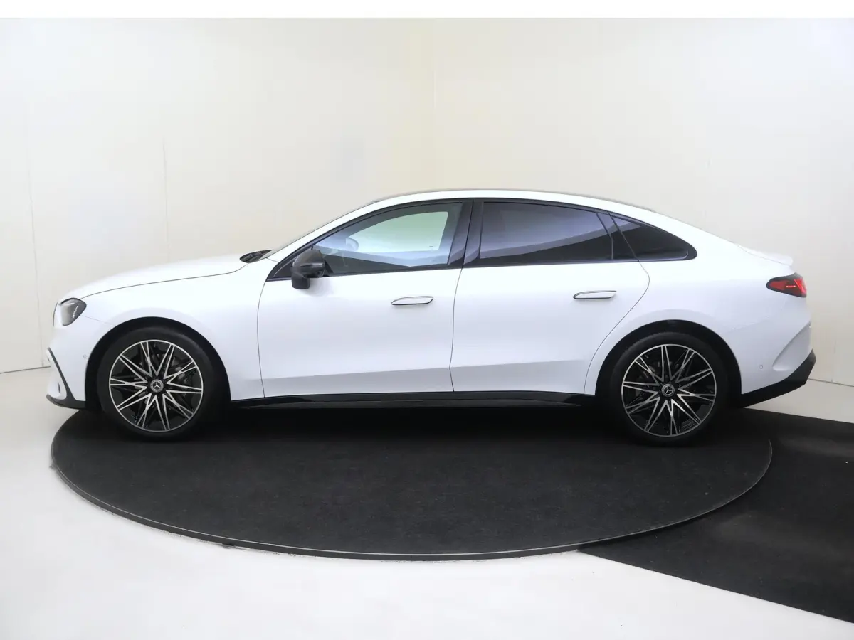 400 4MATIC Launch Edition 94 kWh Dakverlichting - Rijassistentiepakket Plus - Nightpakket - Sportstoelen - Trekhaak