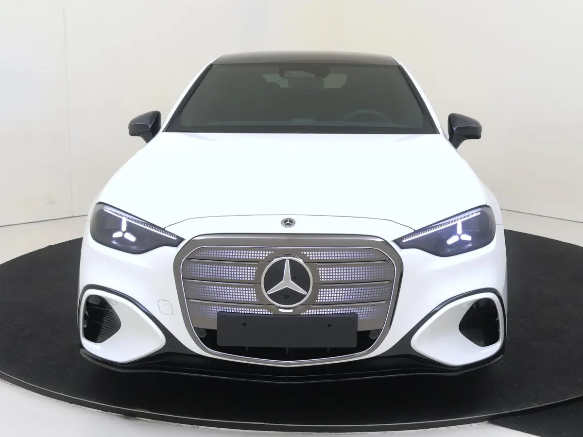 400 4MATIC Launch Edition 94 kWh Dakverlichting - Rijassistentiepakket Plus - Nightpakket - Sportstoelen - Trekhaak