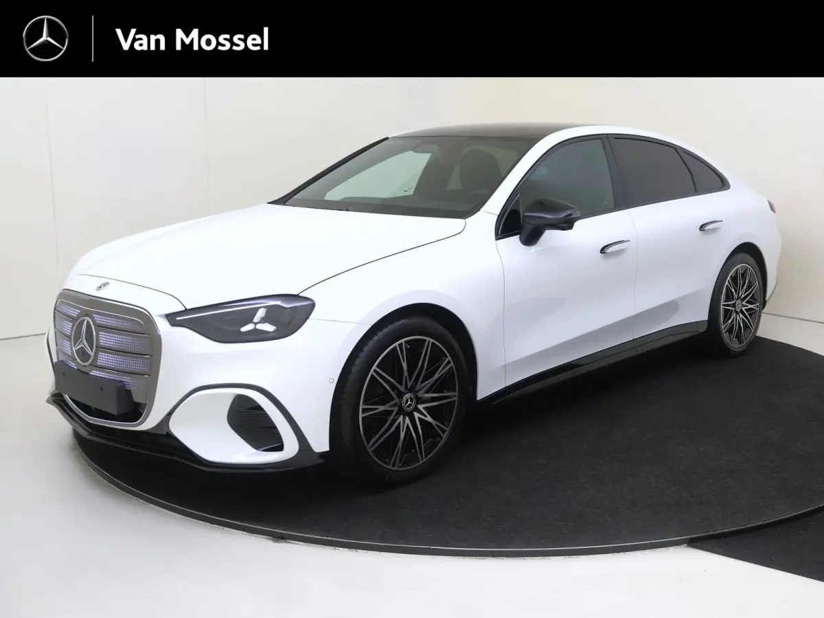 400 4MATIC Launch Edition 94 kWh Dakverlichting - Rijassistentiepakket Plus - Nightpakket - Sportstoelen - Trekhaak