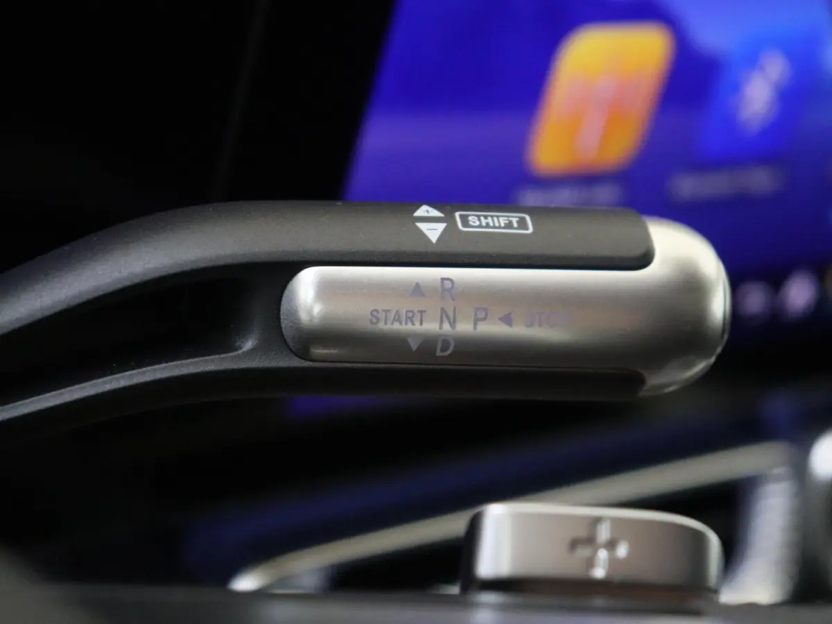 400 4MATIC Launch Edition 94 kWh Dakverlichting - Rijassistentiepakket Plus - Nightpakket - Sportstoelen - Trekhaak