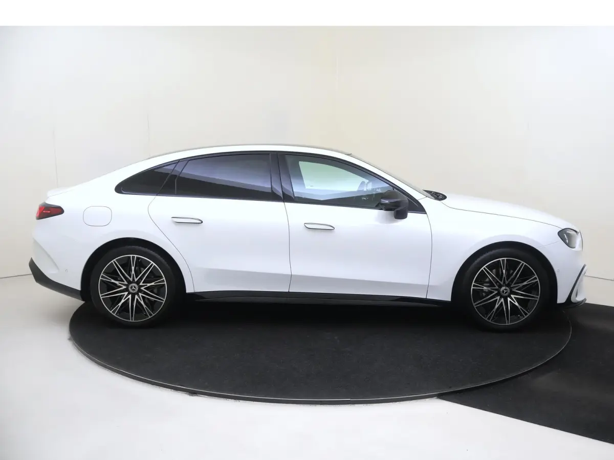 400 4MATIC Launch Edition 94 kWh Dakverlichting - Rijassistentiepakket Plus - Nightpakket - Sportstoelen - Trekhaak