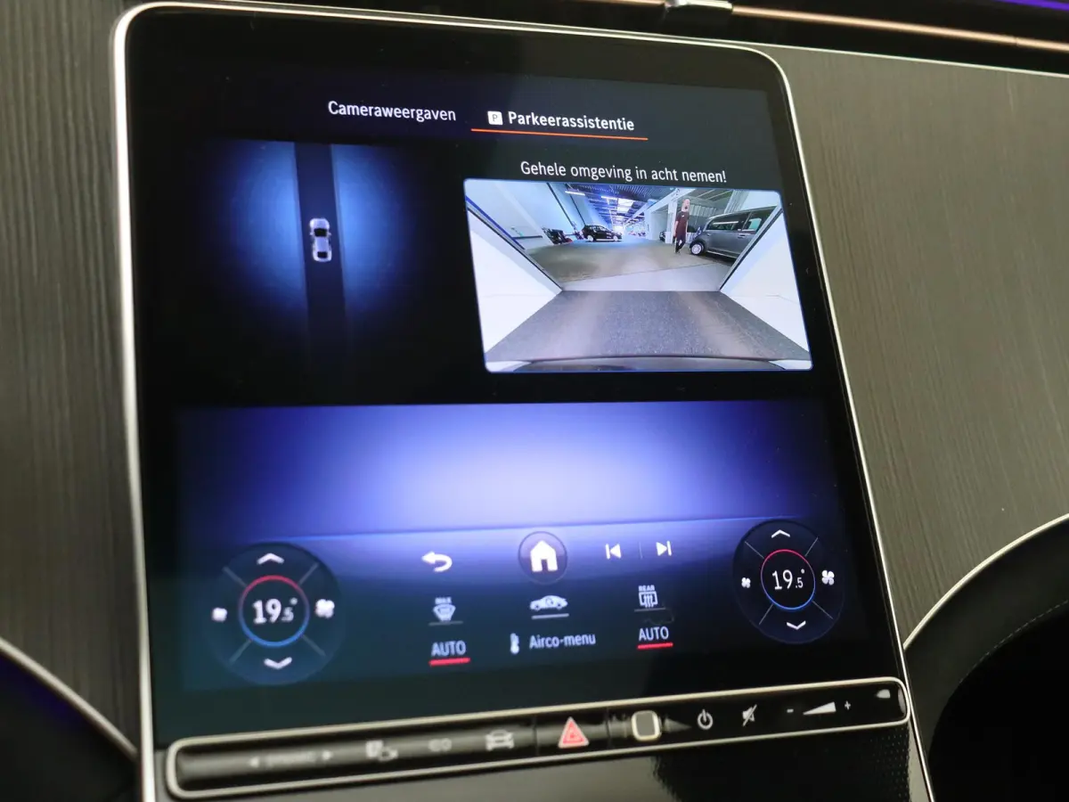 300 Business Solution AMG 90 kWh Luchtvering - Achterasbesturing - Burmester - Thermotronic - 21 Inch
