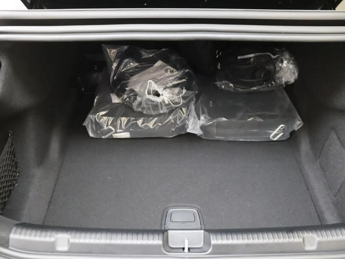 300 Business Solution AMG 90 kWh Luchtvering - Achterasbesturing - Burmester - Thermotronic - 21 Inch