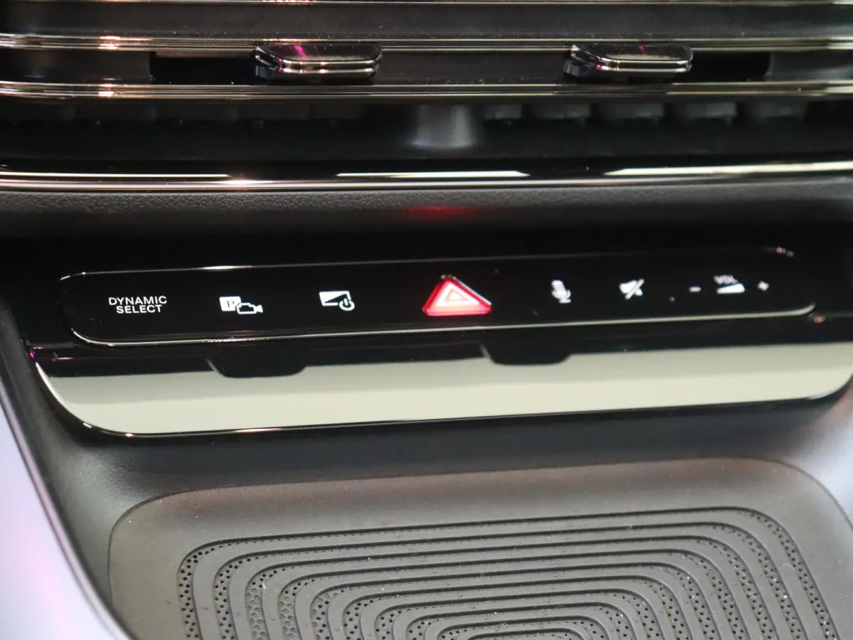 250+ Business Solution AMG 85.5 kWh / Night/ 19 inch