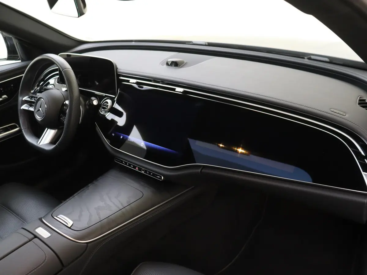 300 e Sport Edition / Panoramadak/ SUPERSCREEN/ Leder/ Stoelverwarming- & Ventilatie