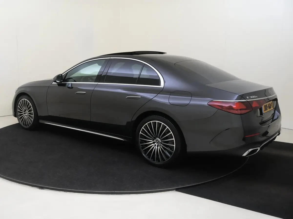 300 e Sport Edition / Panoramadak/ SUPERSCREEN/ Leder/ Stoelverwarming- & Ventilatie