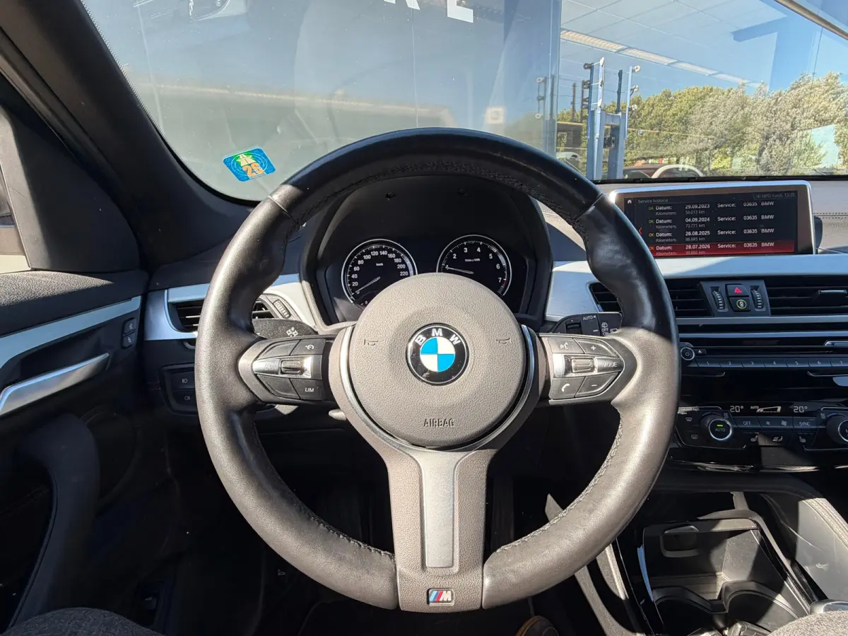 SDrive18i High Executive CAMERA CARPLAY NAV TREKHAAK