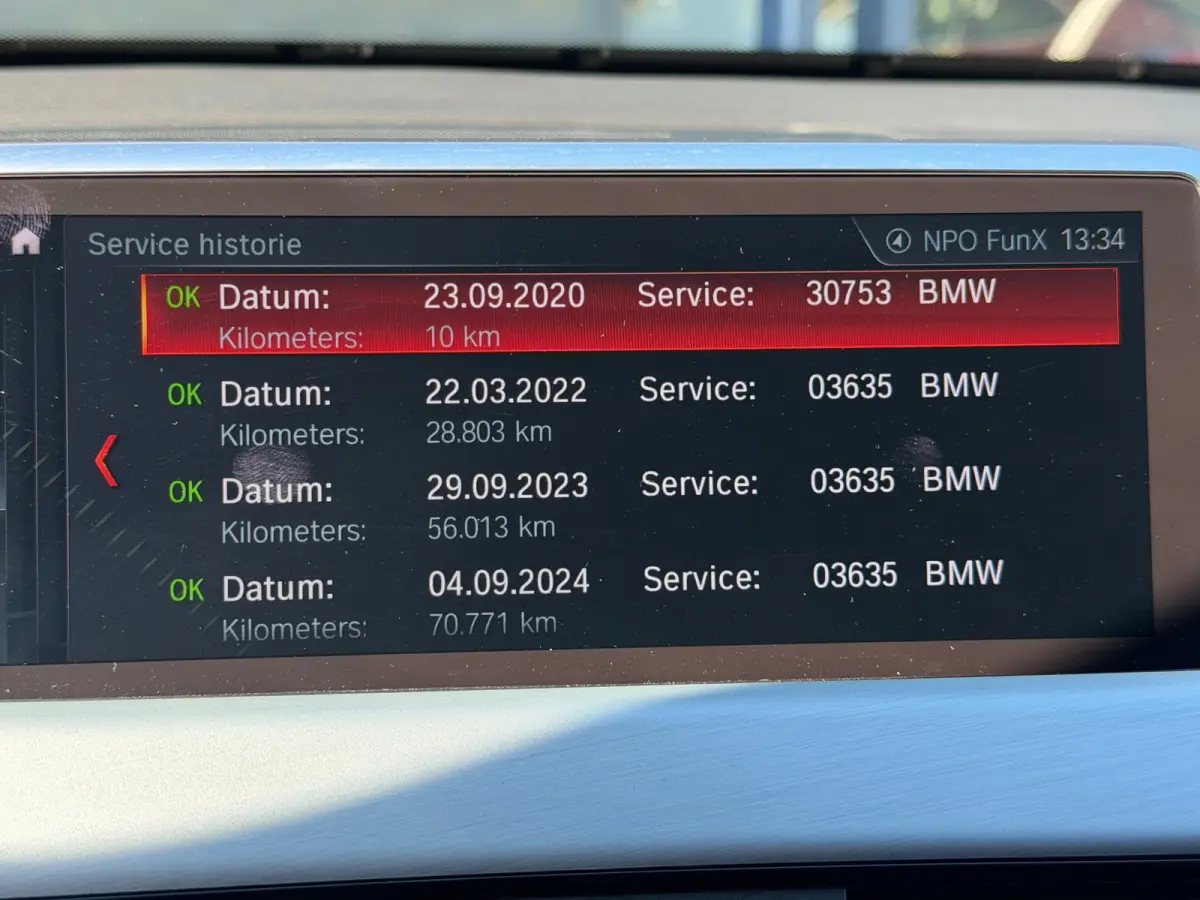 SDrive18i High Executive CAMERA CARPLAY NAV TREKHAAK