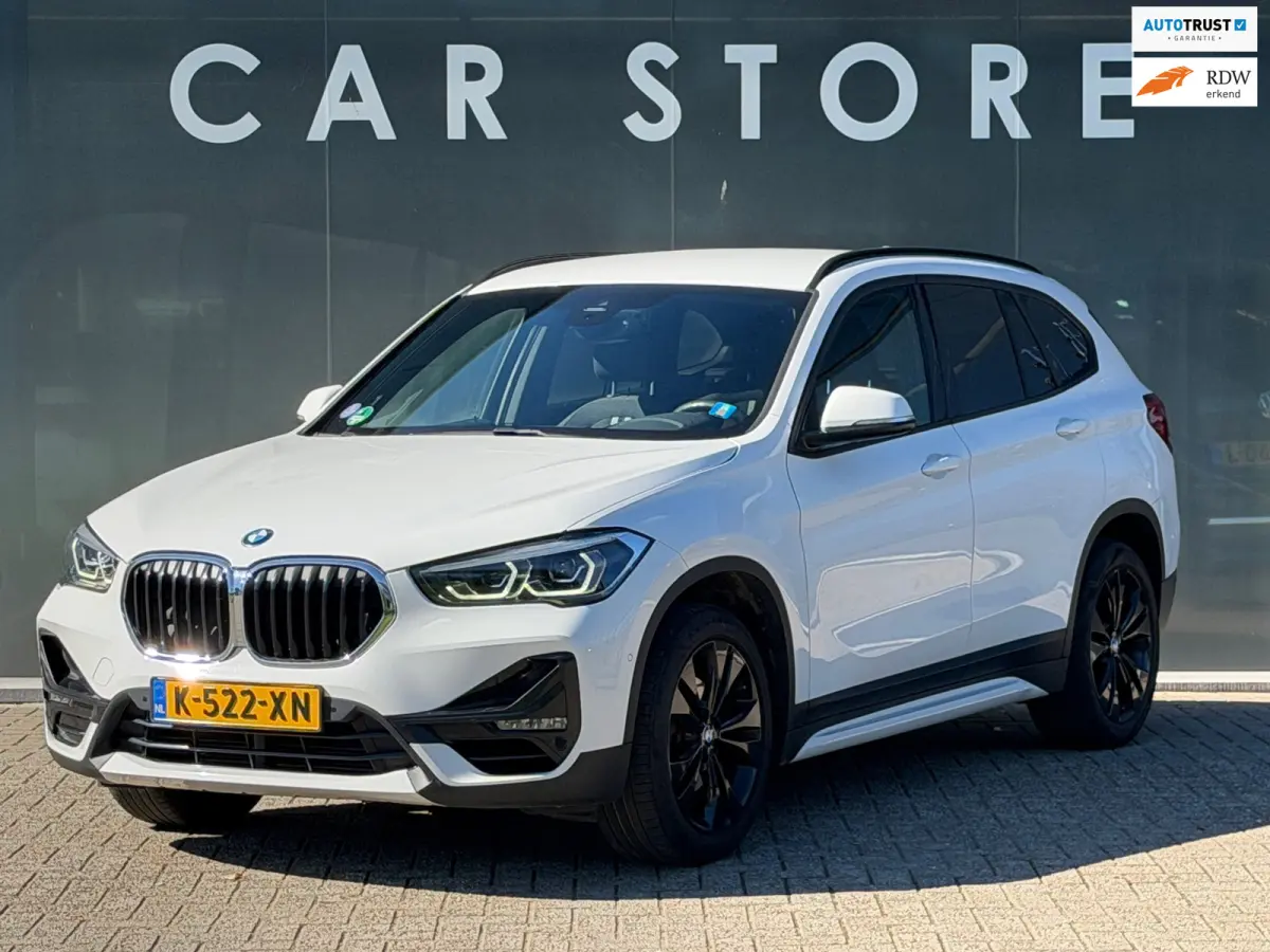 SDrive18i High Executive CAMERA CARPLAY NAV TREKHAAK