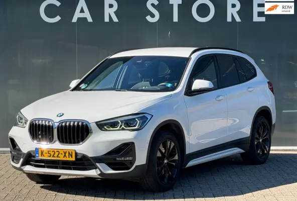 SDrive18i High Executive CAMERA CARPLAY NAV TREKHAAK