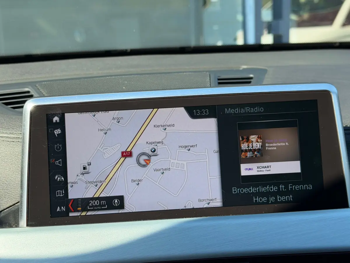 SDrive18i High Executive CAMERA CARPLAY NAV TREKHAAK