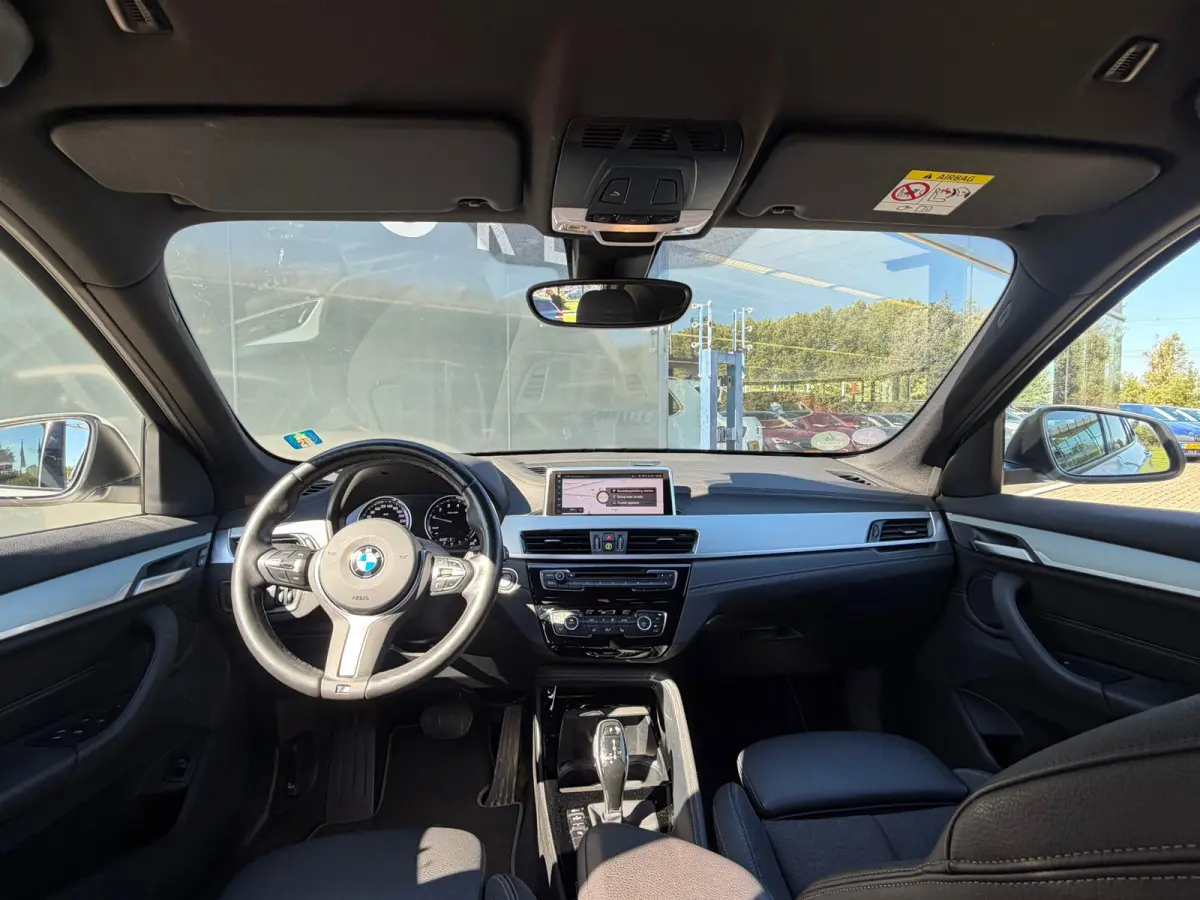 SDrive18i High Executive CAMERA CARPLAY NAV TREKHAAK