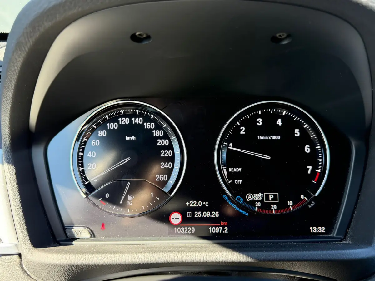 SDrive18i High Executive CAMERA CARPLAY NAV TREKHAAK