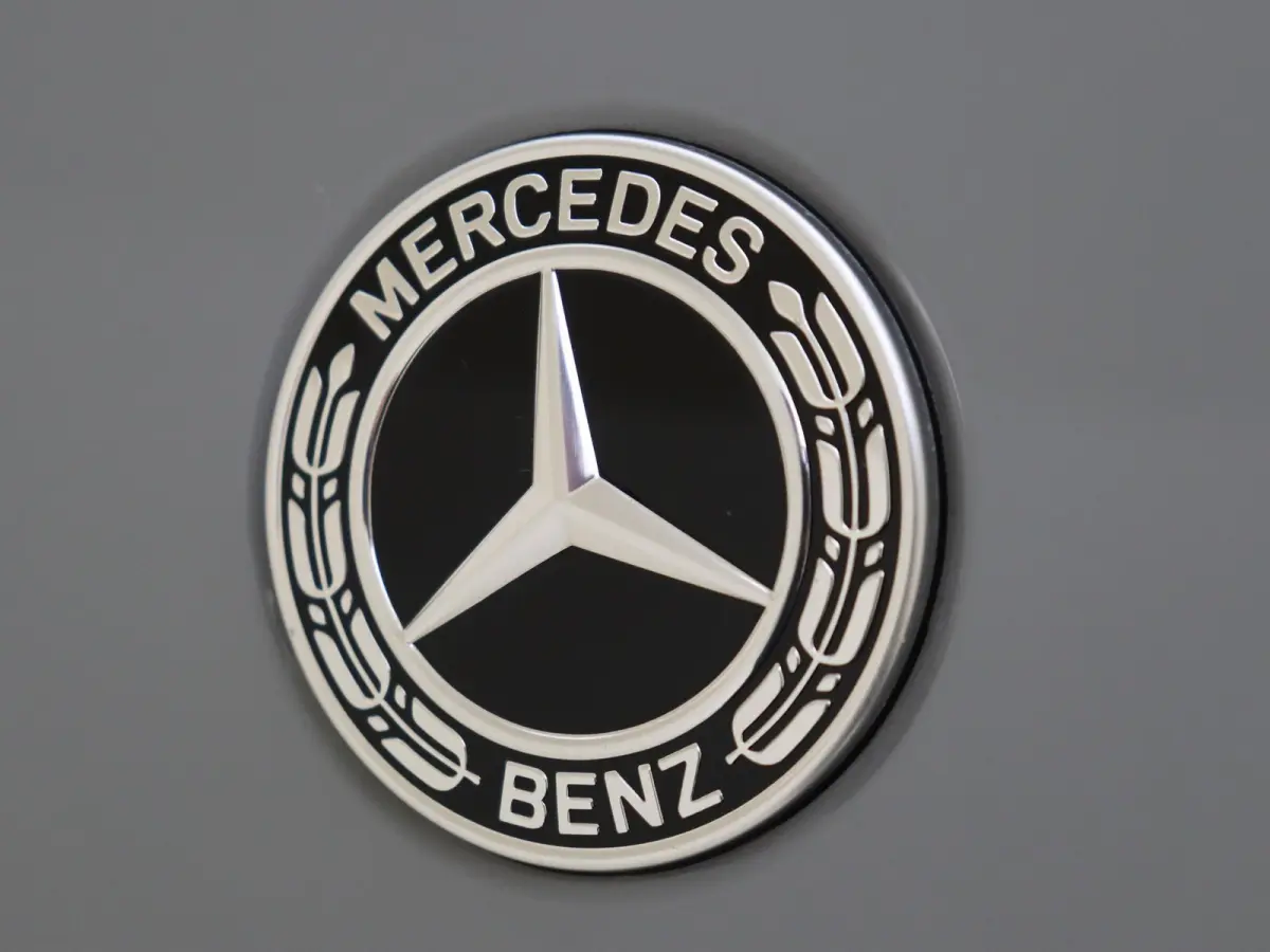 180 Star Edition / Panoramadak/ C43 AMG Look/ Night/ 19 inch/ Memory