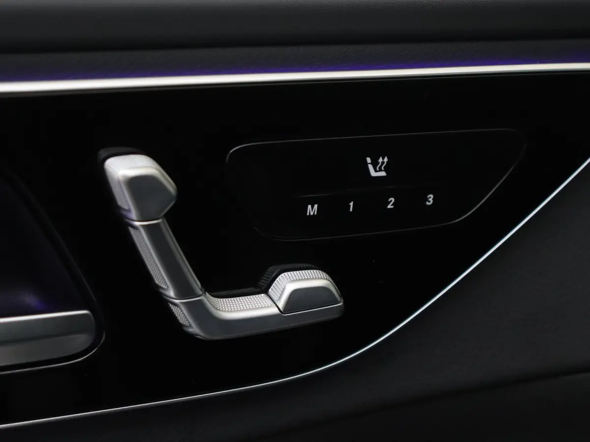 300 e AMG Line / Panoramadak/ Night/ Memory/ Digital Light