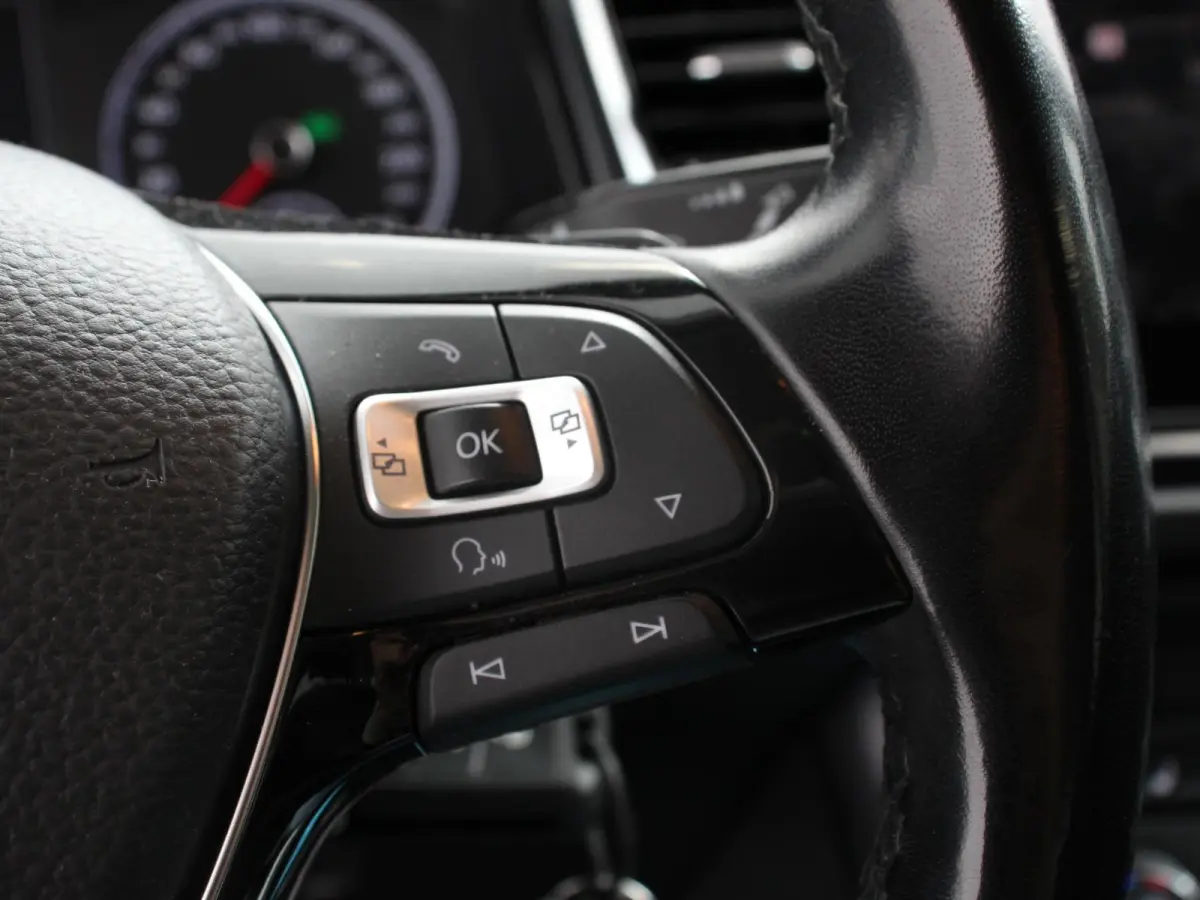 1.5 TSI Style Climate control cruise control Navigatie Parkeersensoren Lichtmetalen velgen