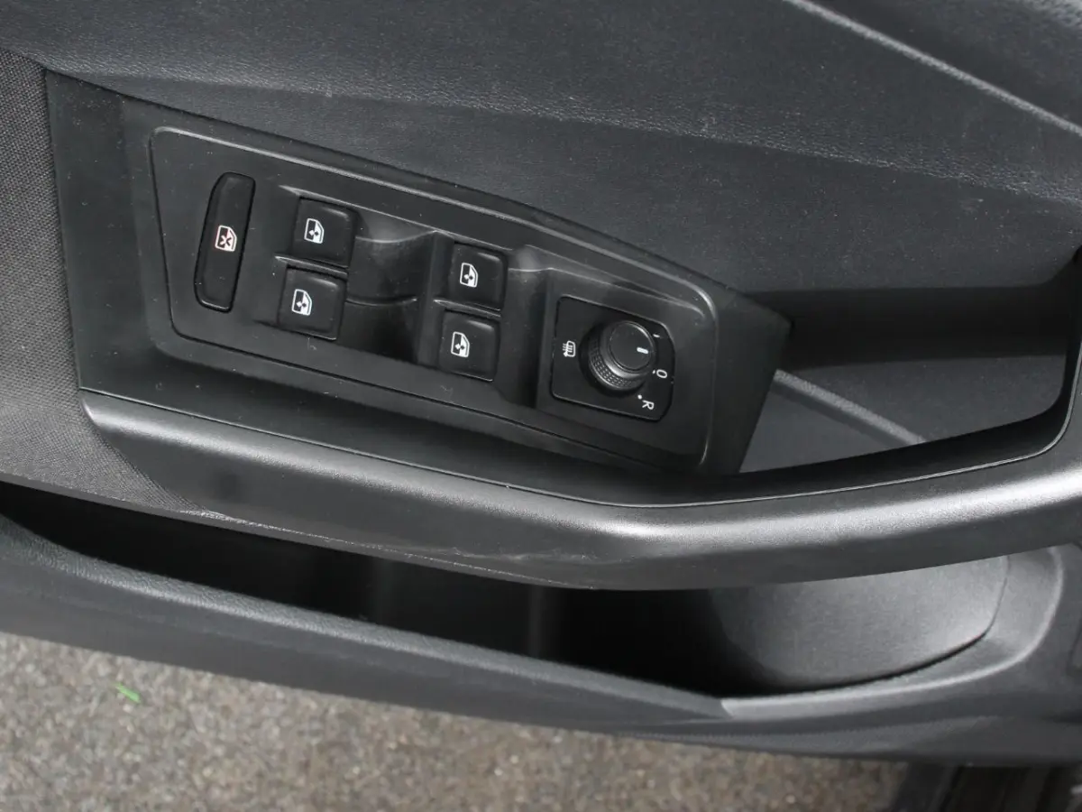 1.5 TSI Style Climate control cruise control Navigatie Parkeersensoren Lichtmetalen velgen
