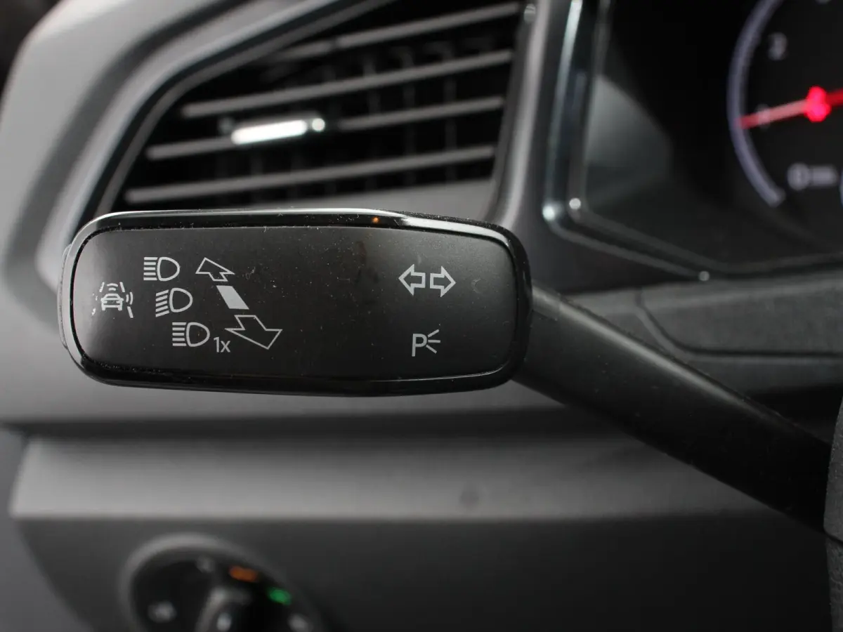 1.5 TSI Style Climate control cruise control Navigatie Parkeersensoren Lichtmetalen velgen