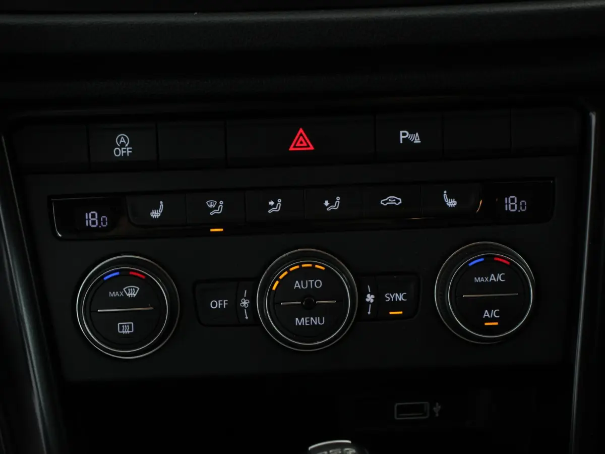 1.5 TSI Style Climate control cruise control Navigatie Parkeersensoren Lichtmetalen velgen