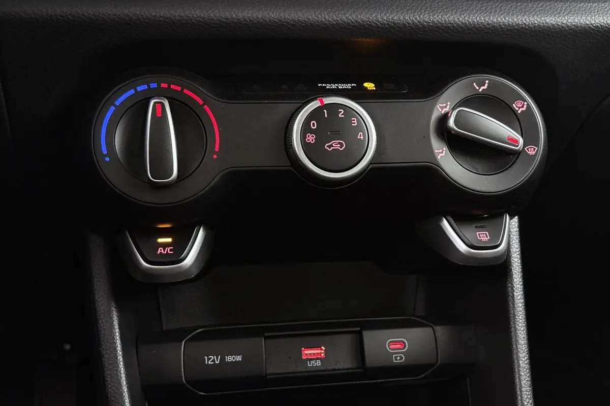 1.0 DPI DynamicPlusLine Automaat Full-LED Camera Apple CarPlay