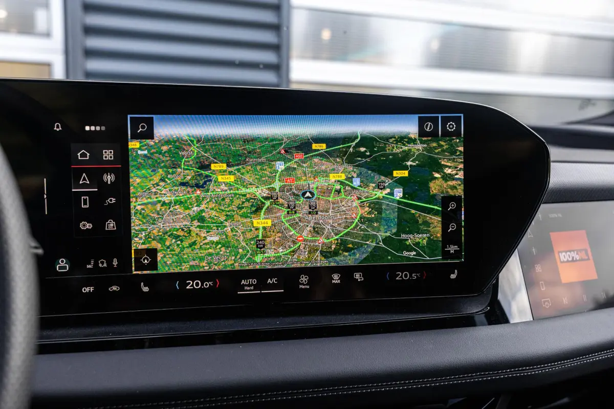 252pk S Edition 83 kWh | Panoramadak | Trekhaak | Luchtvering | 360 Camera | Leder | 21" LMV