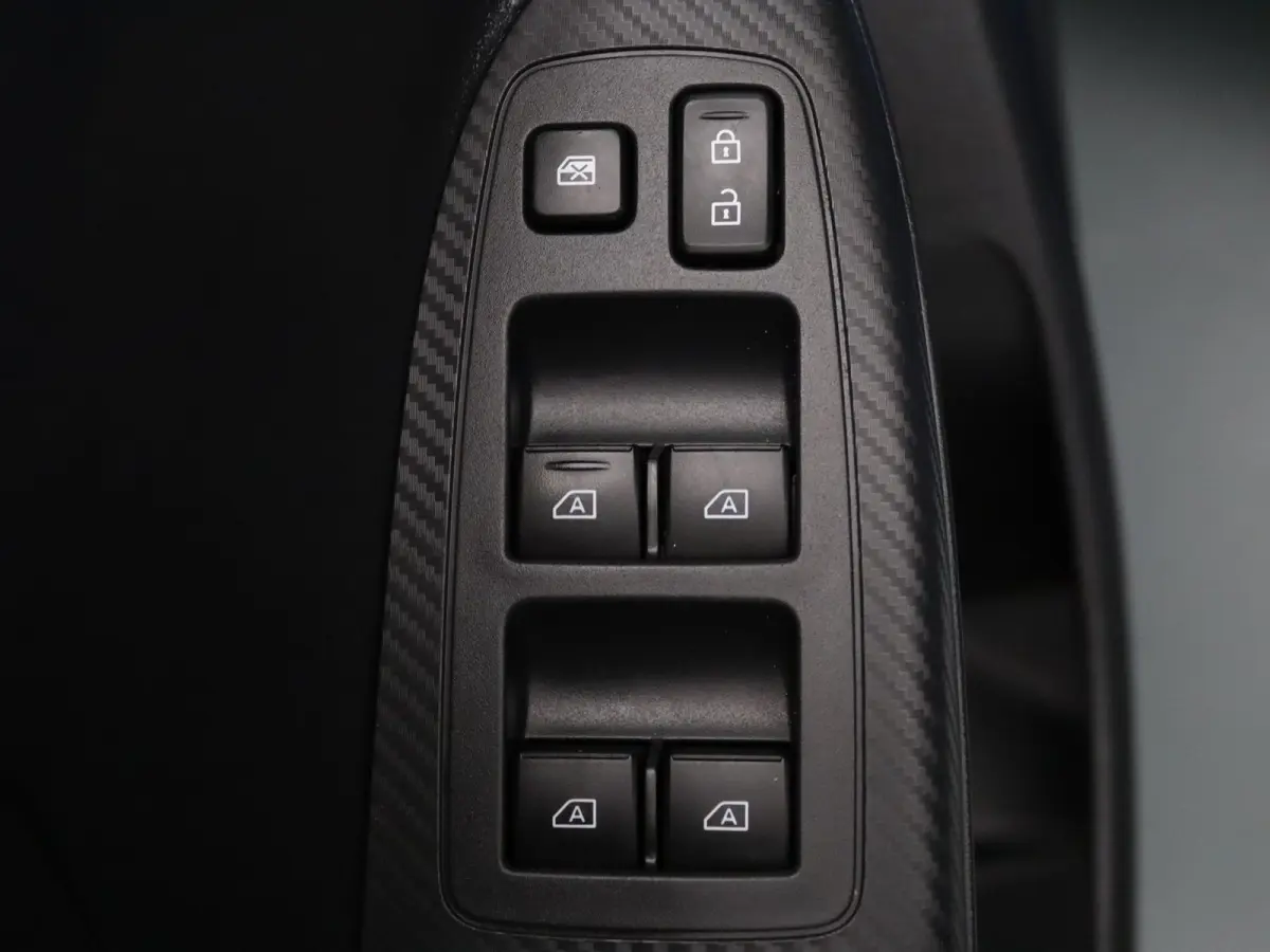 PHEV Intense+ 187pk Camera | Cruise | Navi | Parkeersens. v+a | Stoelverw.