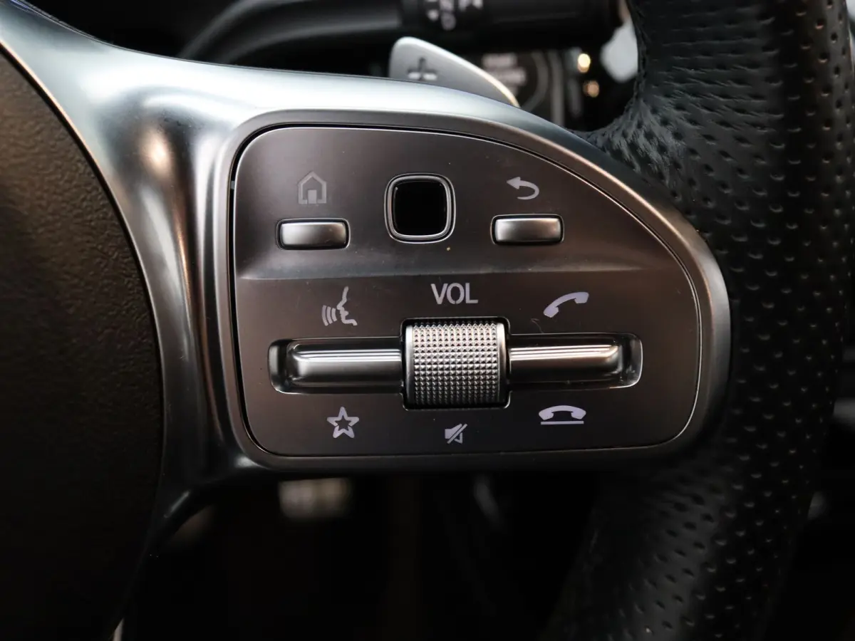 200 AMG Line 165pk Automaat Camera | Cruise | Climate | Navi | Parkeersens. v+a