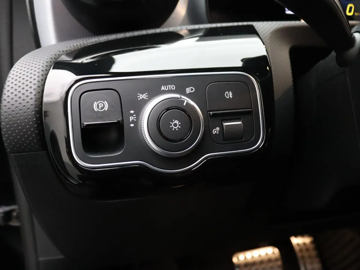 200 AMG Line 165pk Automaat Camera | Cruise | Climate | Navi | Parkeersens. v+a
