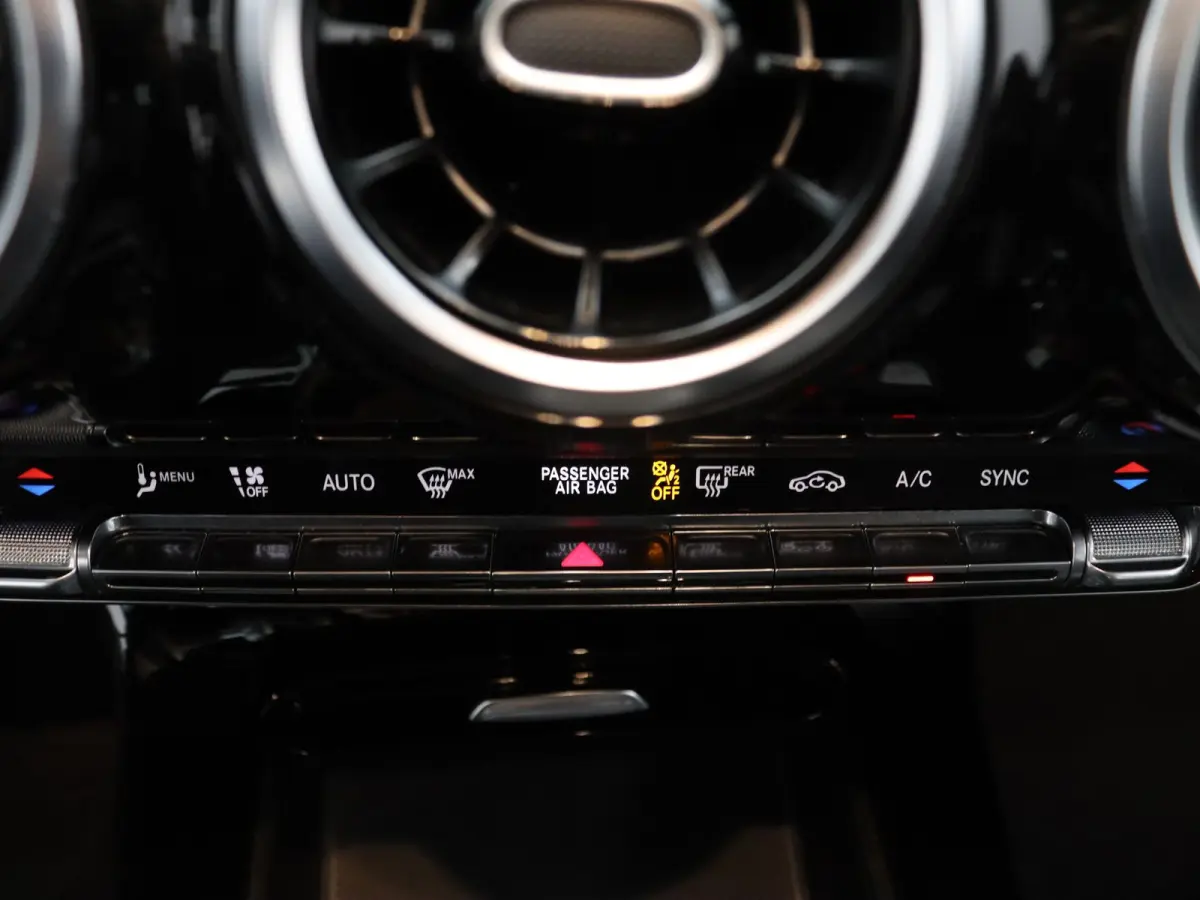 200 AMG Line 165pk Automaat Camera | Cruise | Climate | Navi | Parkeersens. v+a