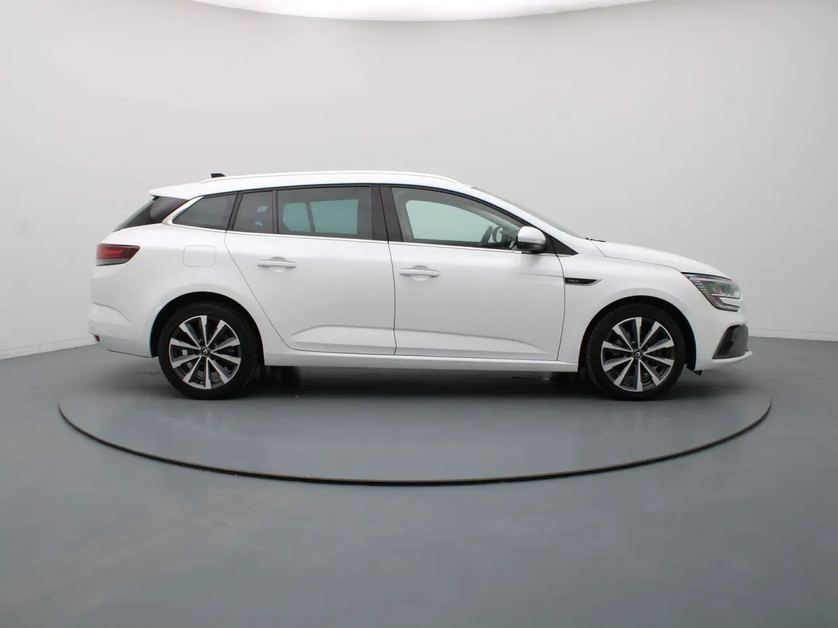 Estate Plug-In Hybrid 160pk R.S. Line Head-Up | Camera | Adapt. Cruise | Parkeersens. v+a | Stoelverw.