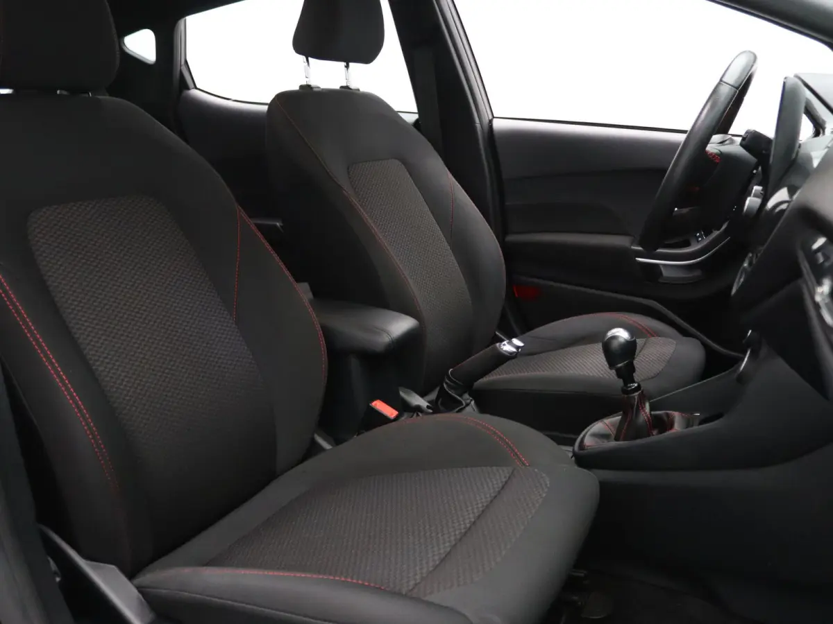 EcoBoost ST-Line 95pk Cruise | Climate | Carplay | Parkeersens. achter