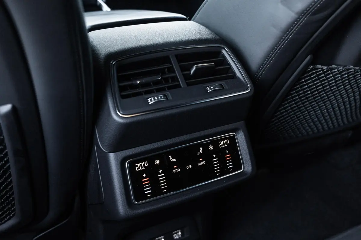 55 408pk quattro Advanced Plus 95 kWh | Trekhaak | Panoramadak | 360° Camera | HUD | B&O Audio