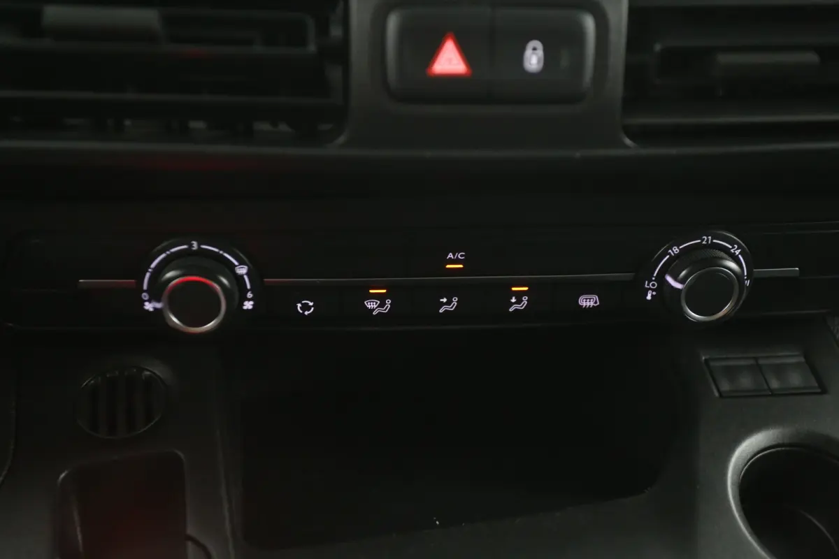 1.5D | 3 Zits | Airco | Camera | Cruise | Carplay | Parkeersens.