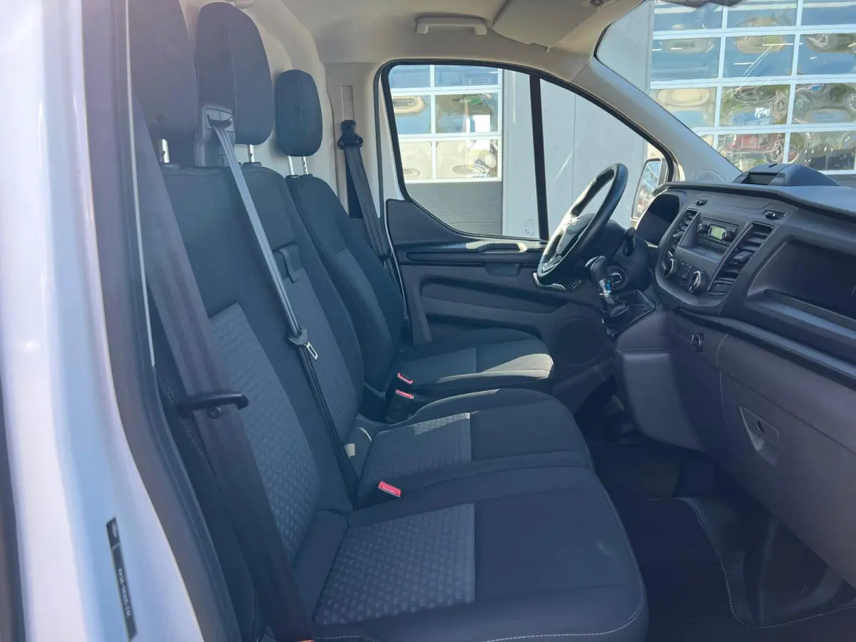 300 2.0 TDCI L2H1 Trend > Inrichting/Parkeersensoren voor en achter