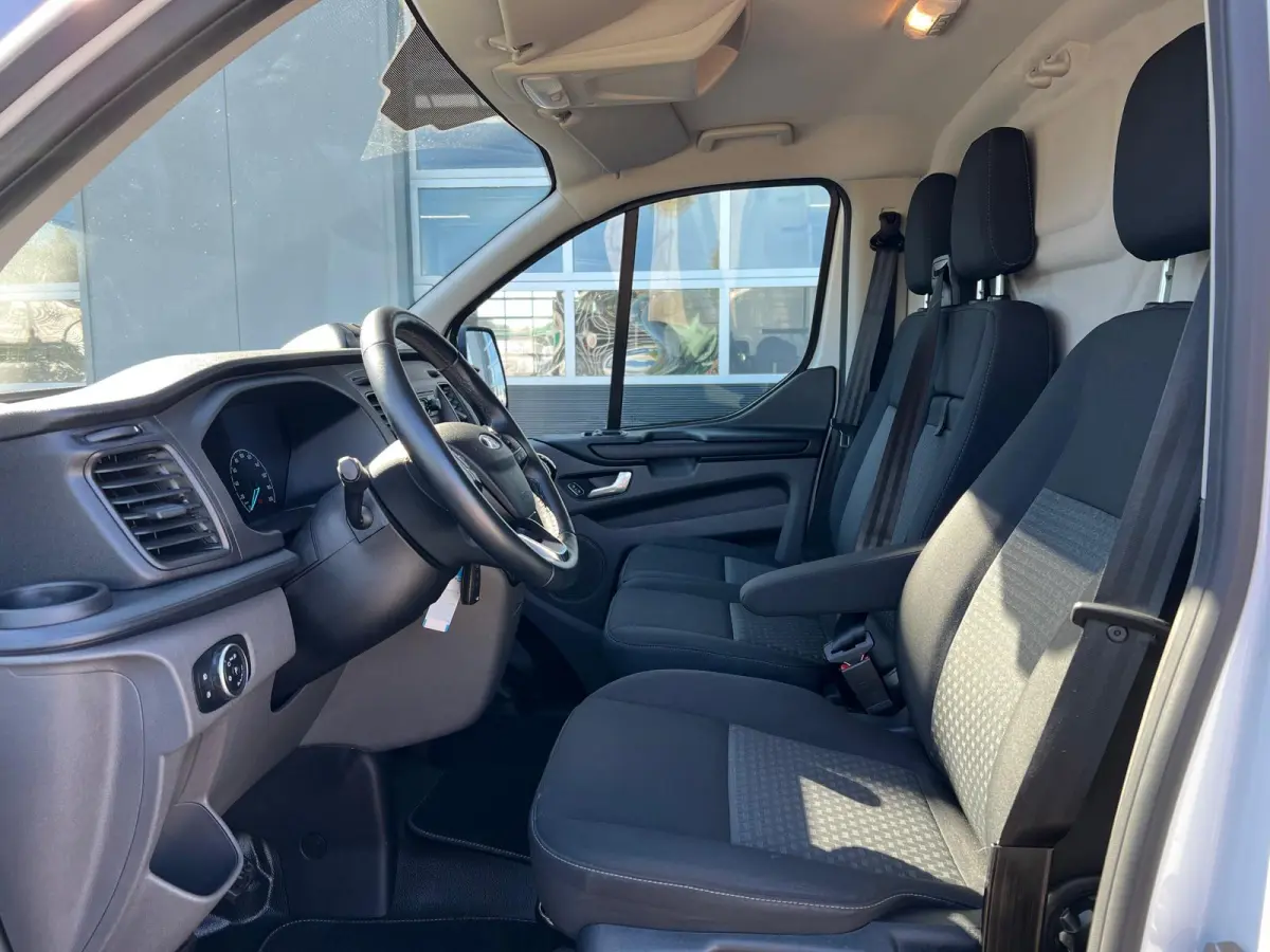 300 2.0 TDCI L2H1 Trend > Inrichting/Parkeersensoren voor en achter