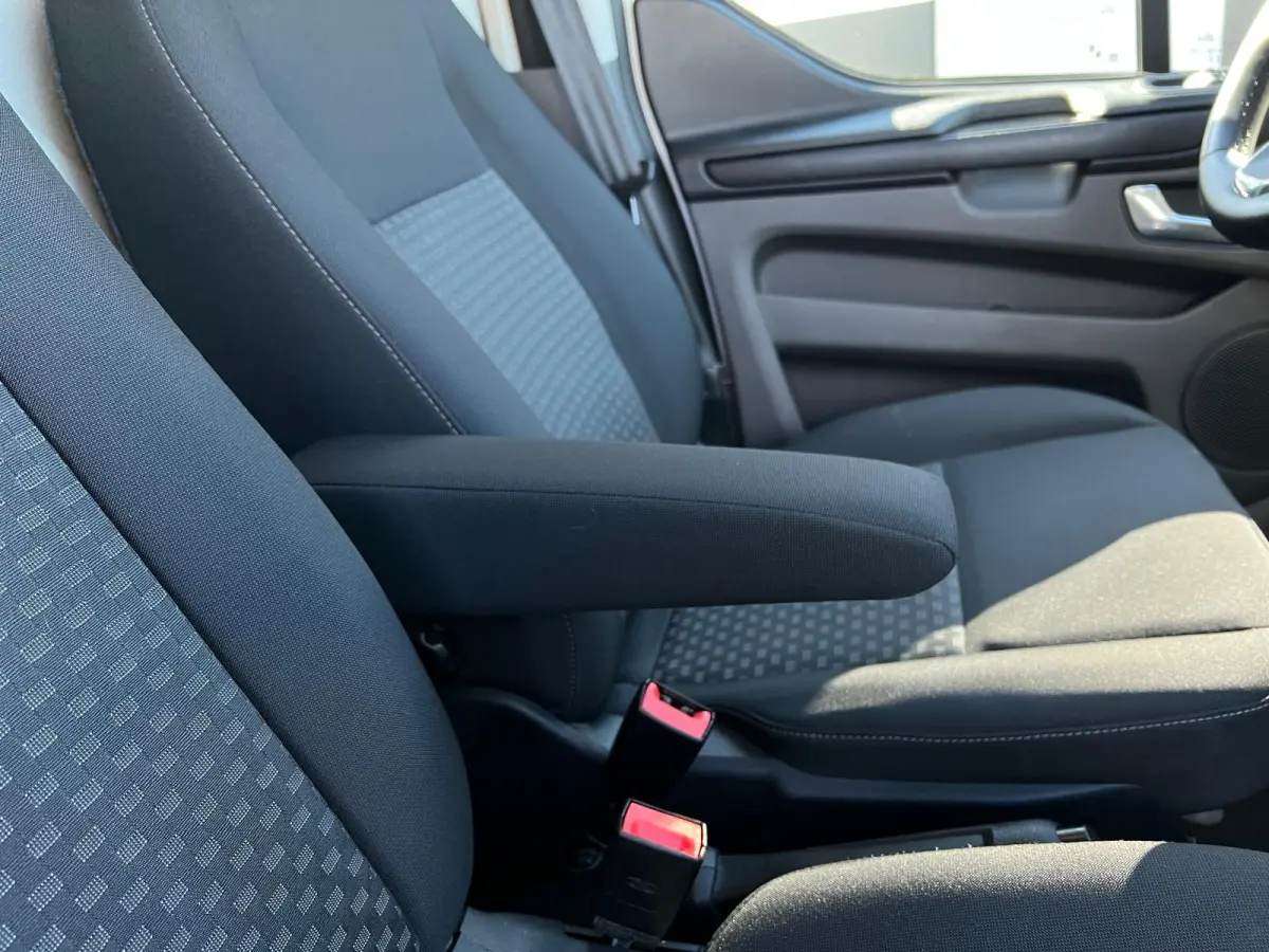 300 2.0 TDCI L2H1 Trend > Inrichting/Parkeersensoren voor en achter