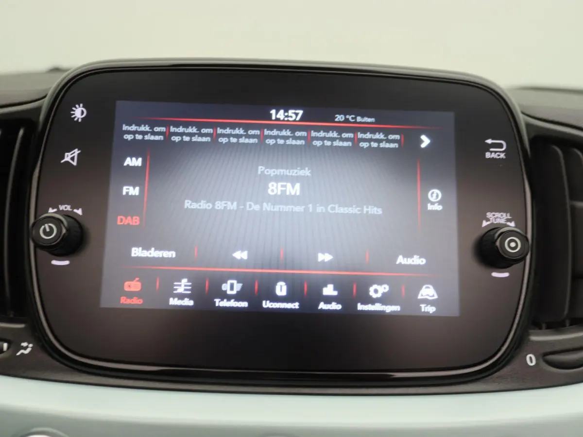 1.0 Hybrid Dolcevita | Cliimate control | Parkeersensoren | 16" Lichtmetalen velgen | Apple Carplay/Android Auto