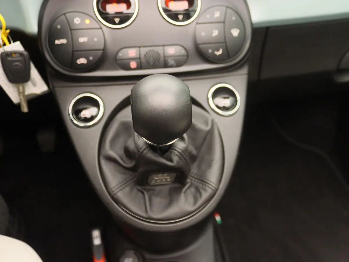 1.0 Hybrid Dolcevita | Cliimate control | Parkeersensoren | 16" Lichtmetalen velgen | Apple Carplay/Android Auto
