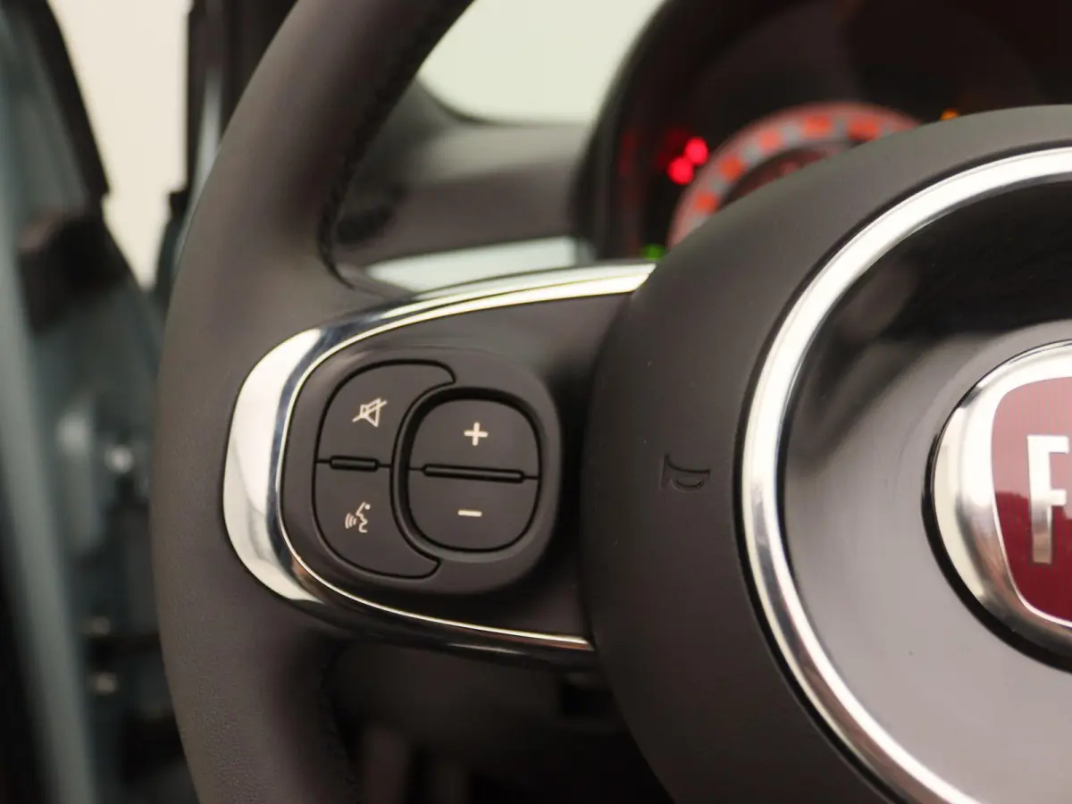 1.0 Hybrid Dolcevita | Cliimate control | Parkeersensoren | 16" Lichtmetalen velgen | Apple Carplay/Android Auto