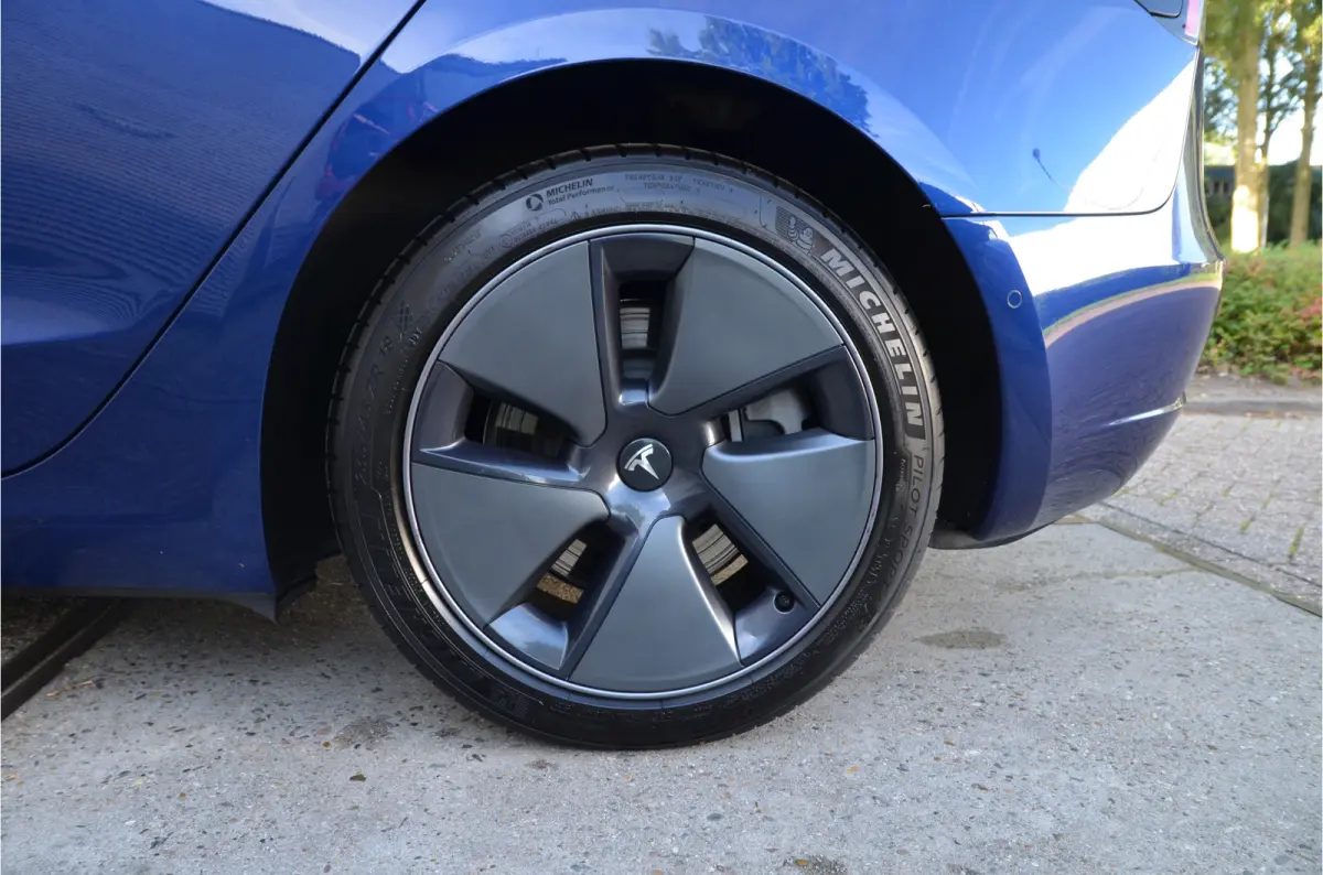 Long Range AWD 75 kWh Enhanced AutoPilot3.0 Ryzen