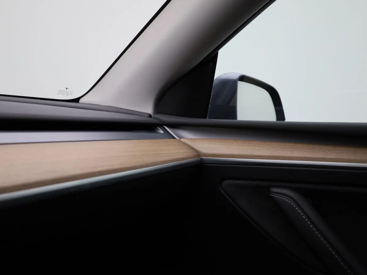 Long Range AWD 75 kWh | PANORAMADAK | APPLE CARPLAY | ANDROID AUTO | ACHTERUITRIJCAMERA | PARKEERSENSOREN | ELEKTRISCHE STOELEN | NAVGATIE | LED VERLICHTING | LICHTMETALEN VELGEN |