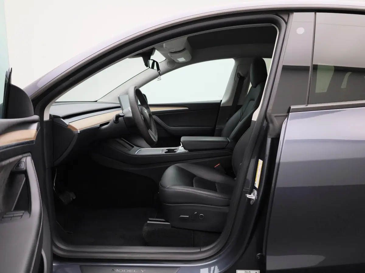 Long Range AWD 75 kWh | PANORAMADAK | APPLE CARPLAY | ANDROID AUTO | ACHTERUITRIJCAMERA | PARKEERSENSOREN | ELEKTRISCHE STOELEN | NAVGATIE | LED VERLICHTING | LICHTMETALEN VELGEN |