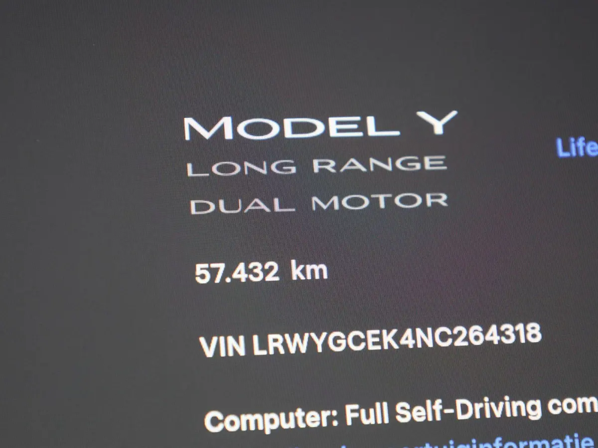 Long Range AWD 75 kWh | PANORAMADAK | APPLE CARPLAY | ANDROID AUTO | ACHTERUITRIJCAMERA | PARKEERSENSOREN | ELEKTRISCHE STOELEN | NAVGATIE | LED VERLICHTING | LICHTMETALEN VELGEN |