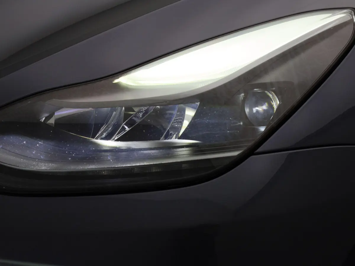 Long Range AWD 75 kWh | PANORAMADAK | APPLE CARPLAY | ANDROID AUTO | ACHTERUITRIJCAMERA | PARKEERSENSOREN | ELEKTRISCHE STOELEN | NAVGATIE | LED VERLICHTING | LICHTMETALEN VELGEN |