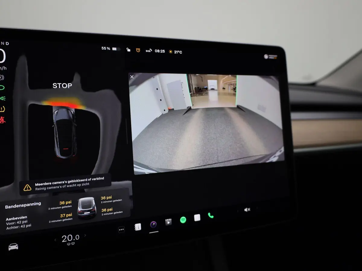 Long Range AWD 75 kWh | PANORAMADAK | APPLE CARPLAY | ANDROID AUTO | ACHTERUITRIJCAMERA | PARKEERSENSOREN | ELEKTRISCHE STOELEN | NAVGATIE | LED VERLICHTING | LICHTMETALEN VELGEN |