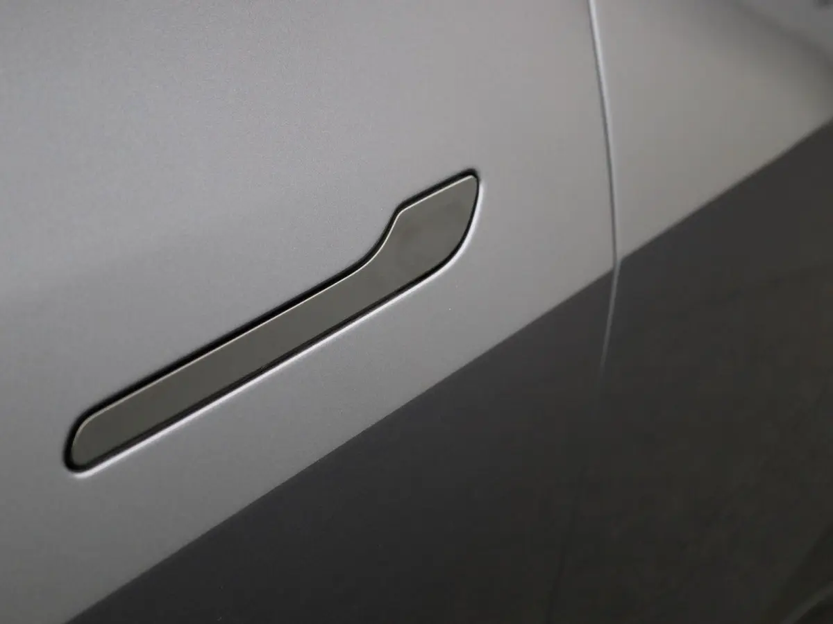 Long Range AWD 75 kWh | PANORAMADAK | APPLE CARPLAY | ANDROID AUTO | ACHTERUITRIJCAMERA | PARKEERSENSOREN | ELEKTRISCHE STOELEN | NAVGATIE | LED VERLICHTING | LICHTMETALEN VELGEN |