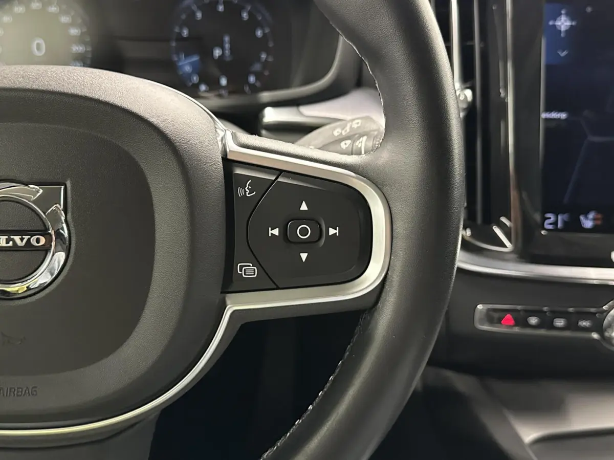 2.0 B3 Momentum Advantage TREKHAAK CARPLAY NAVI ADAPTIEF CRUISE CAMERA.